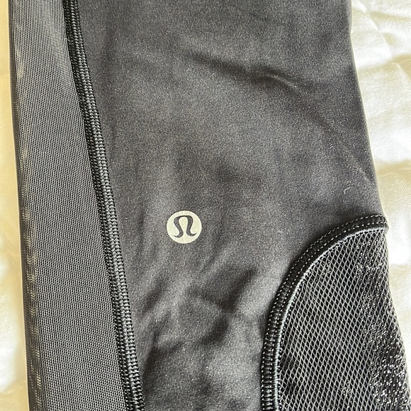 Lululemon crop leggings. - Picture 5 of 6